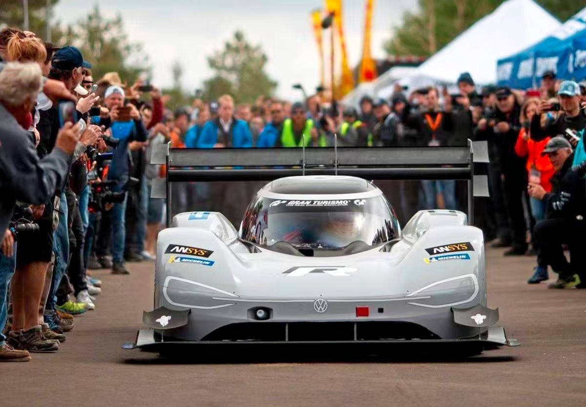 小米SU7 Ultra专属销售团队原地解散?纯电高性能是个伪命题?