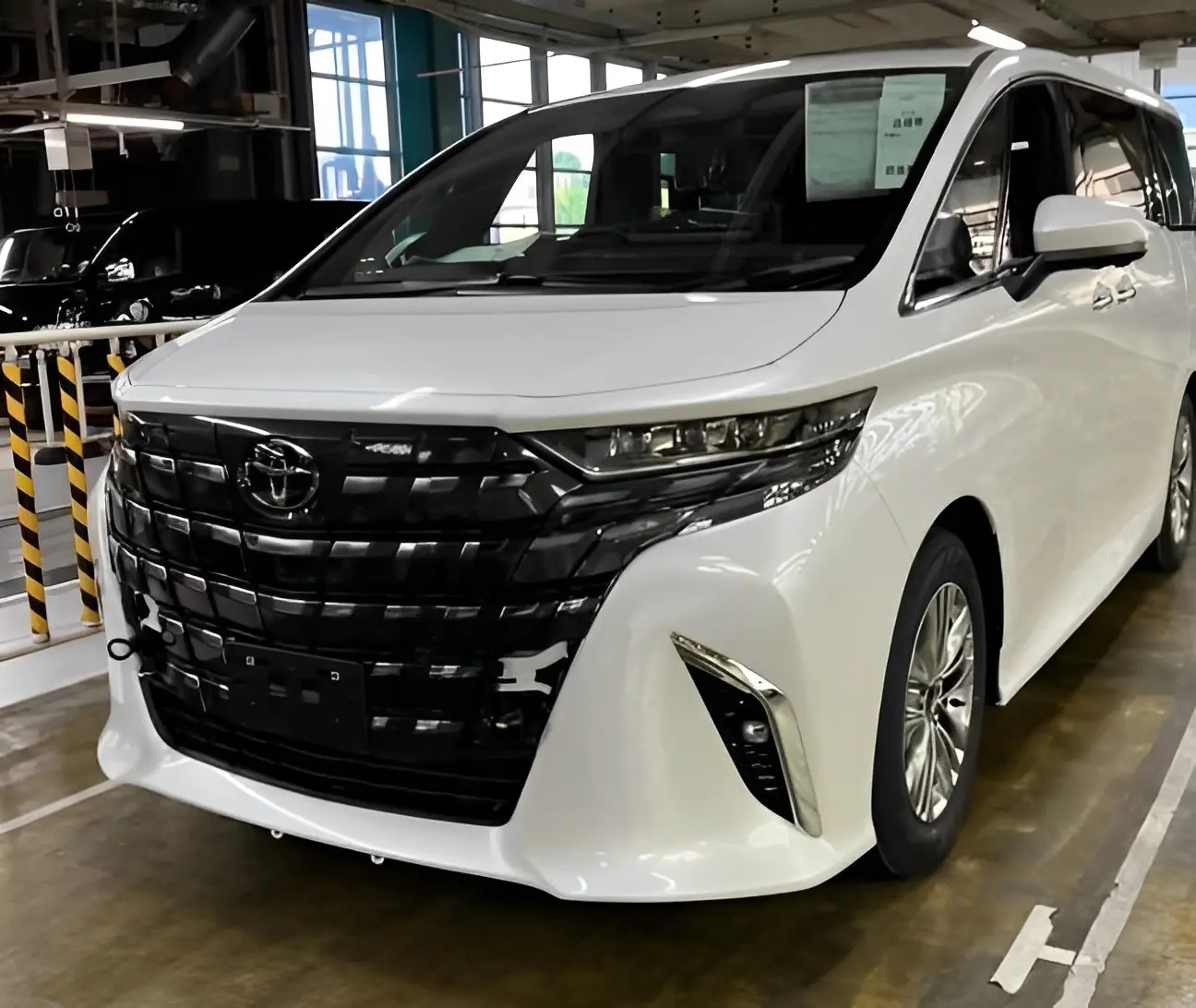 全新一代丰田埃尔法正式上市 售89.90-90.90万元