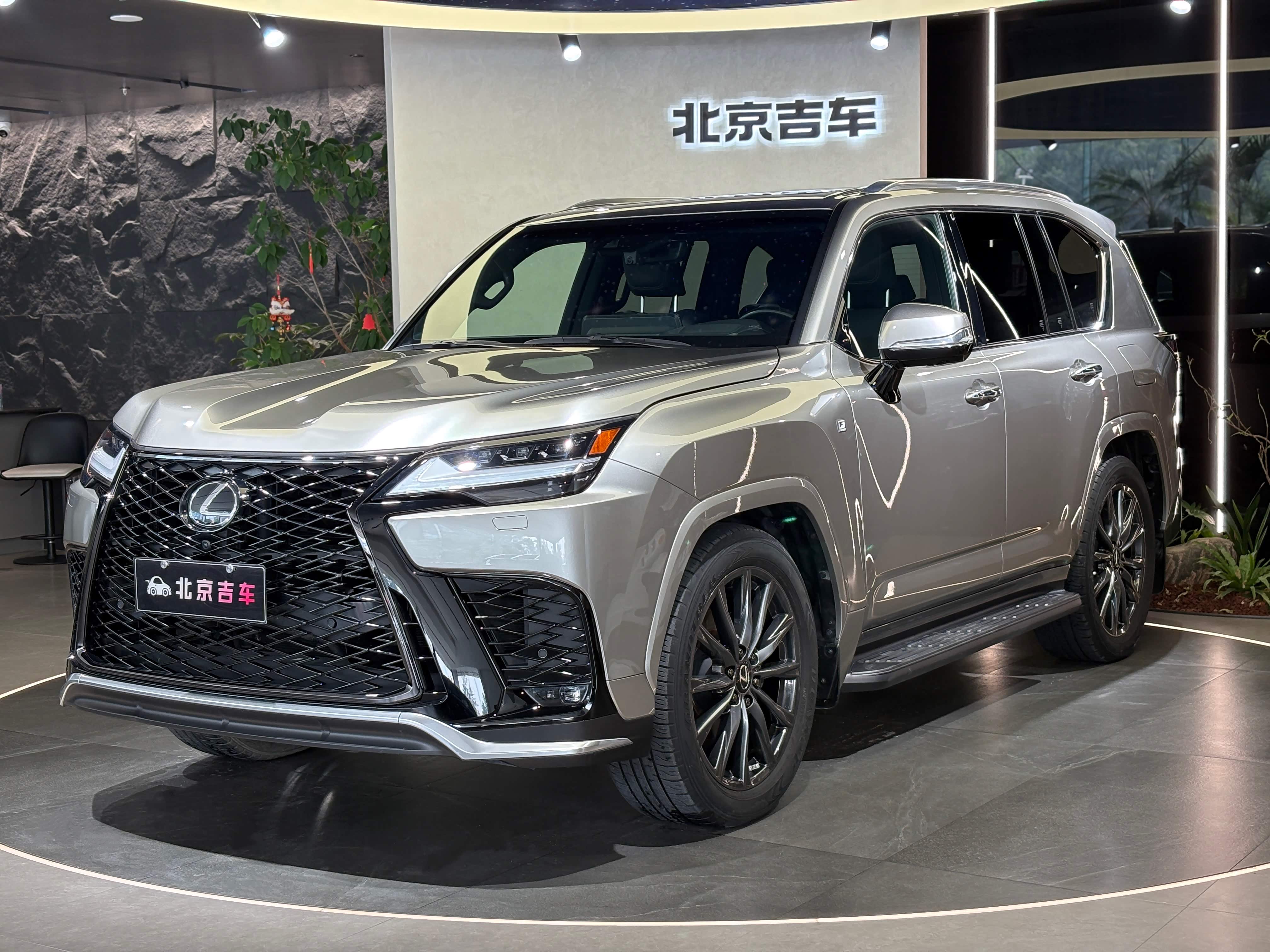 2024款雷克萨斯LX600现车配置价格详情