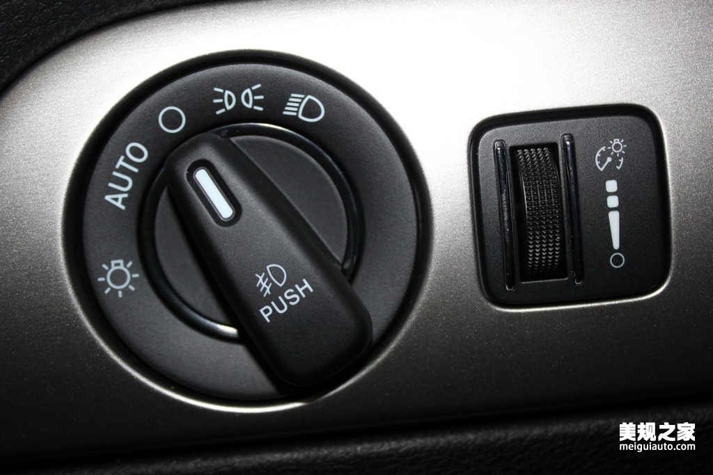 成都杜兰戈加版降价促销 购车最高优惠3万