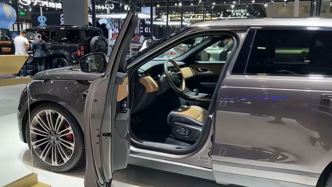 高新西揽胜运动降价27.30万 最低仅售72.80万