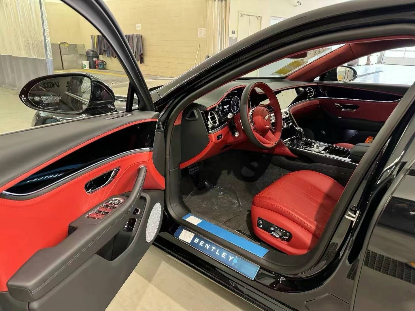 成都宾利飞驰目前售价251万起 欢迎上门试驾