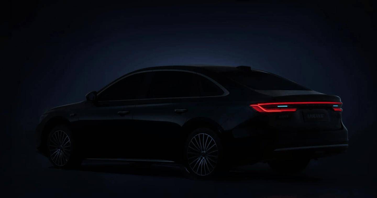 四驱中级电混轿车,吉利银河星耀7黑棚图首曝